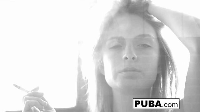 Invitante Ashlee Graham in sesso solo