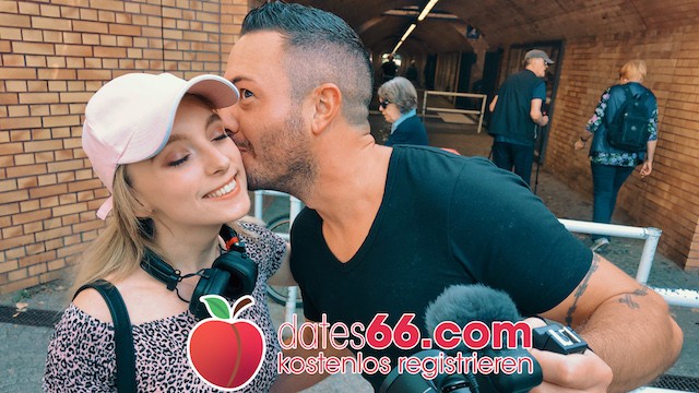 Sorridente Lily Ray e Berlin - sesso tette naturali - POV Pickups