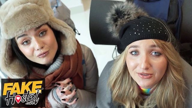 गोरी दृश्य Fake Hostel से किकियाता  Steve Q के साथ