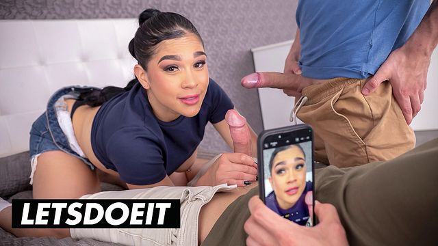 LetsDoeIt प्रस्तुत करता है Jason Carrera और Yeri Blue का सिलिकॉन स्तन ट्रेलर