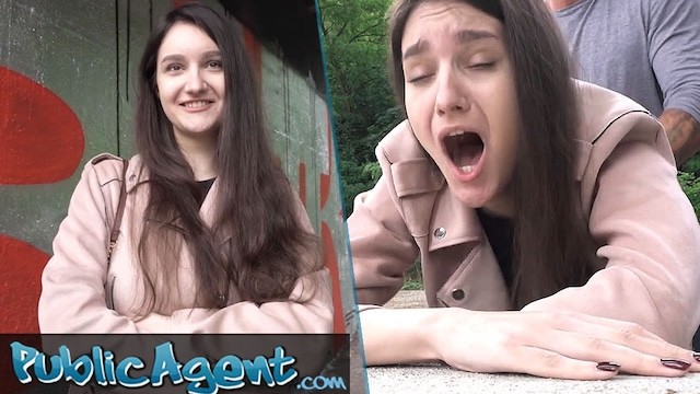Blowjob dirt with tireless cutie from Public Agent