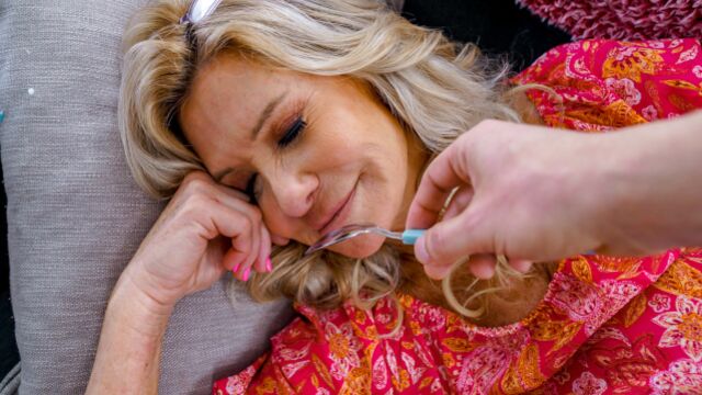 निर्दोष Nicky Rebel का क्लिप देखें