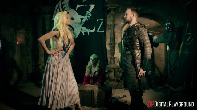 La preciosa Tina Kay y Rebecca More en porno de sexo de lado