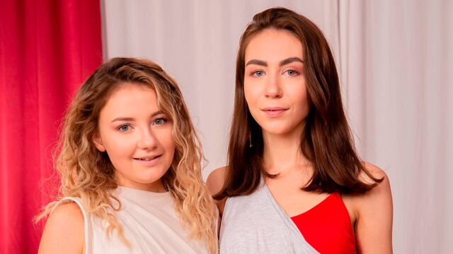 Graziosa Luna Umberley e Vivian Grace - scena pompino - Anal Introductions