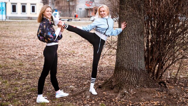 Bernie and Alice's medium size tits clip