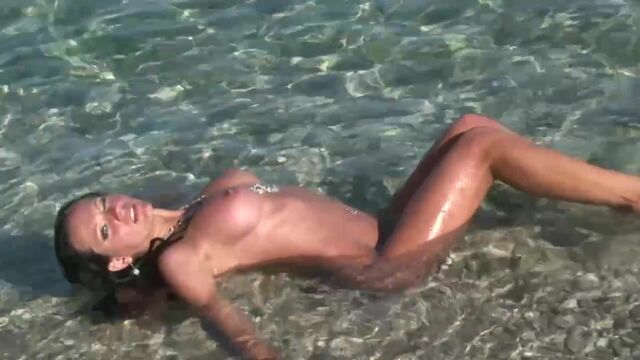 Xcoreclub - filmato bikini