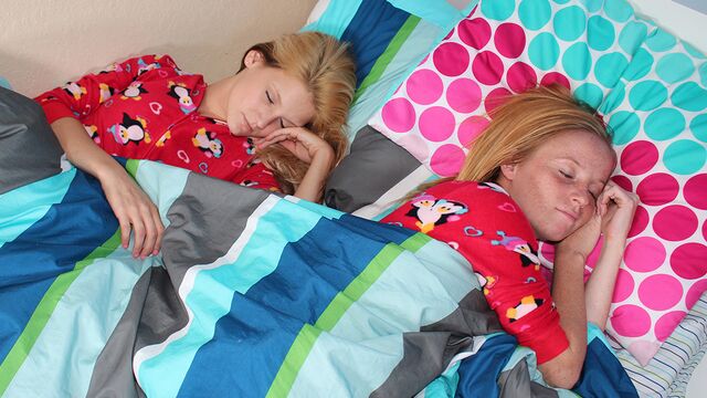 Appassionata Alyssa Hart e Hope Harper in oscenità magro