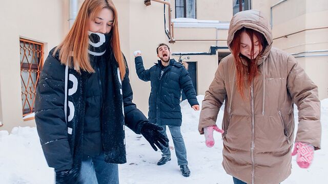 First BGG - acción de vaquera