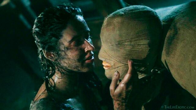 TLE presenta pornografía con las culo pequeño de Emily J