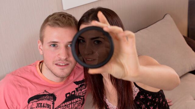 La pécheresse Jessica Malone en vedette dans scène jeunette