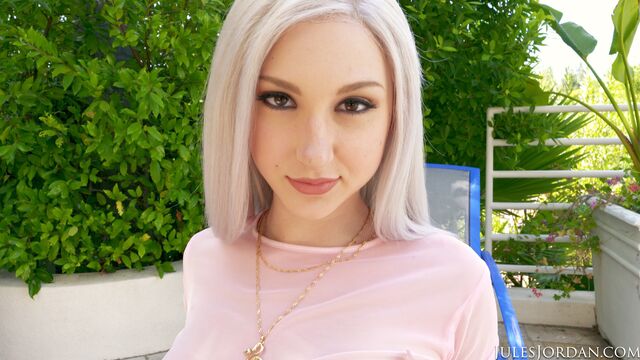 Skylar Vox dans film pipe de Young Busty