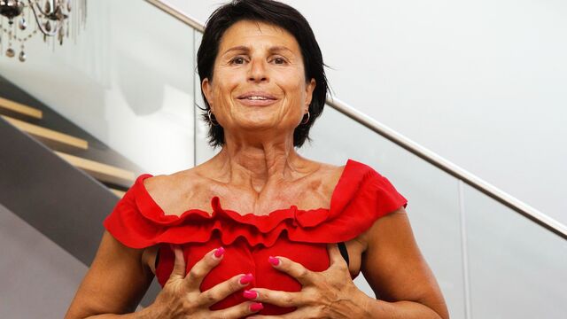 Göttliche Petra T in der Hauptrolle in Posieren XXX-Film