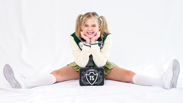 Sexe de ronde avec la chaude Coco Lovelock de TeamSkeet Allstars