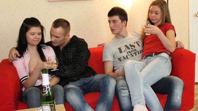 Contenu x jeunette de la plaisante Jazzy et Yana 