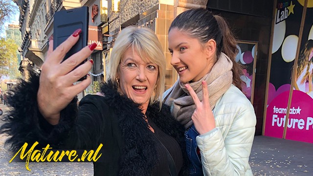 Francesca और Amy का चूत खाना दृश्य